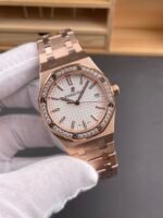Audemars Piguet Royal Oak Swiss Automatic 34MM Swiss Watch in Rose Gold Casing – 1:1 Mirror Replica Edition - Image 4