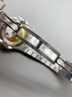 Patek Philippe 5711 Nautilus green – Buyer Research Guide - Image 9