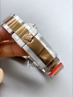 Rolex Yachtmaster 40 Everose Gold – Oyster Steel Brown Dial 1:1 Swiss Replica Watch 40MM in 904L Steel Casing - Image 10