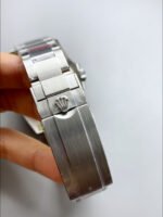 Rolex Submariner Ref#116610LV The Hulk Swiss Replica 1:1 Mirror – Ultimate 904L Steel Watch - Image 9